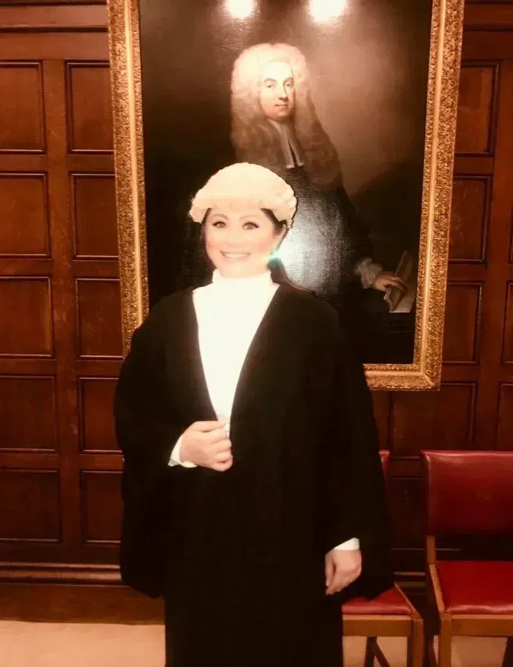 Rechtskonsulentin Barrister Eli Belegu